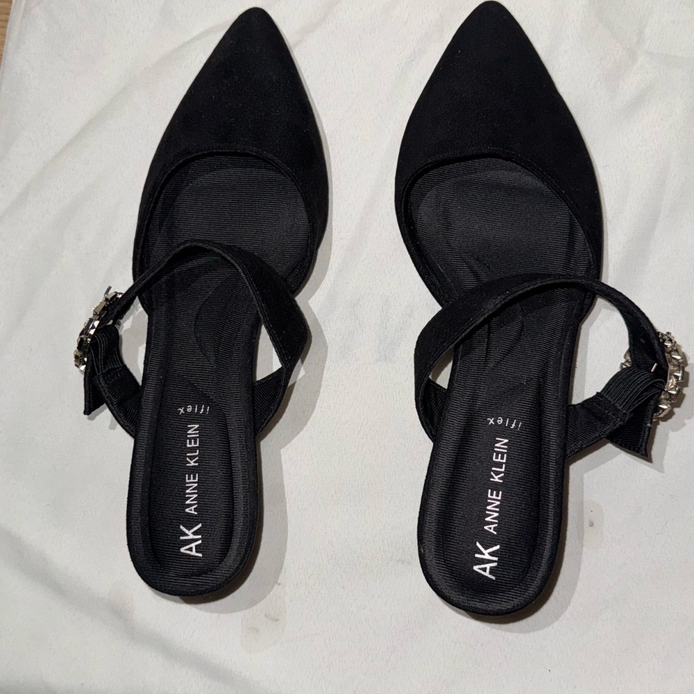Anne Klein Black Pointed Flats
